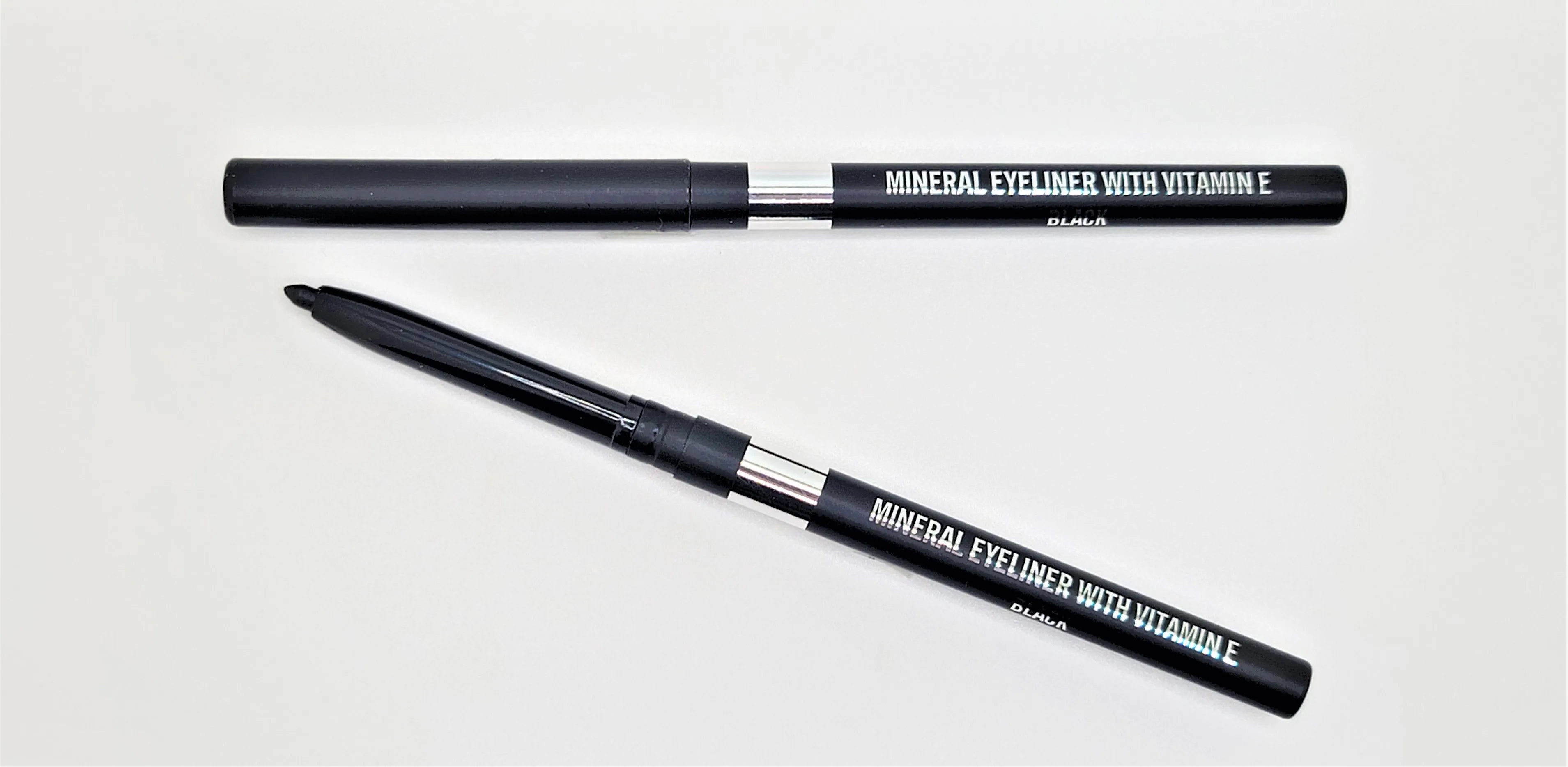 501 Mineral Eyeliner Auto Pencil with Black