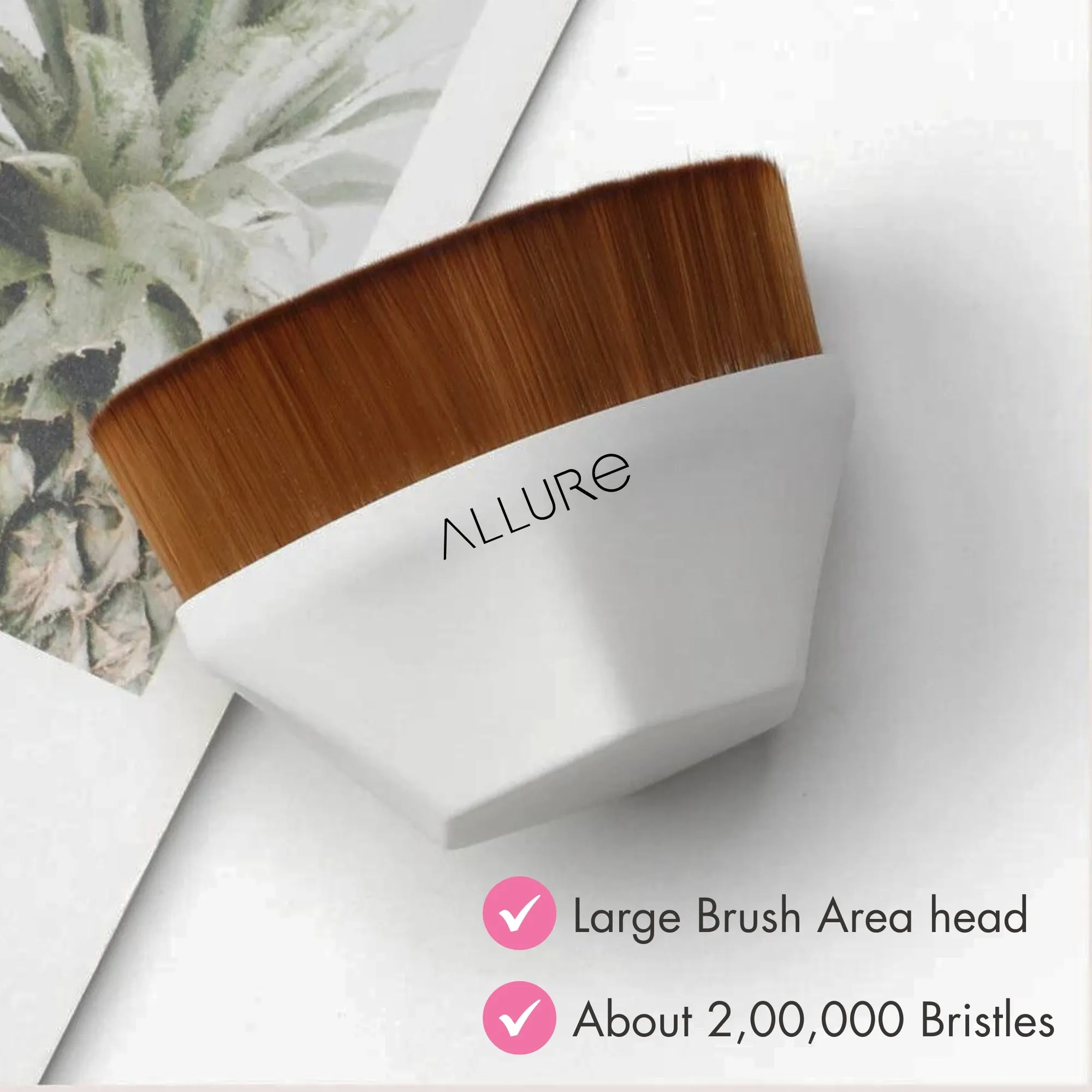 Allure Foundation Brush - White