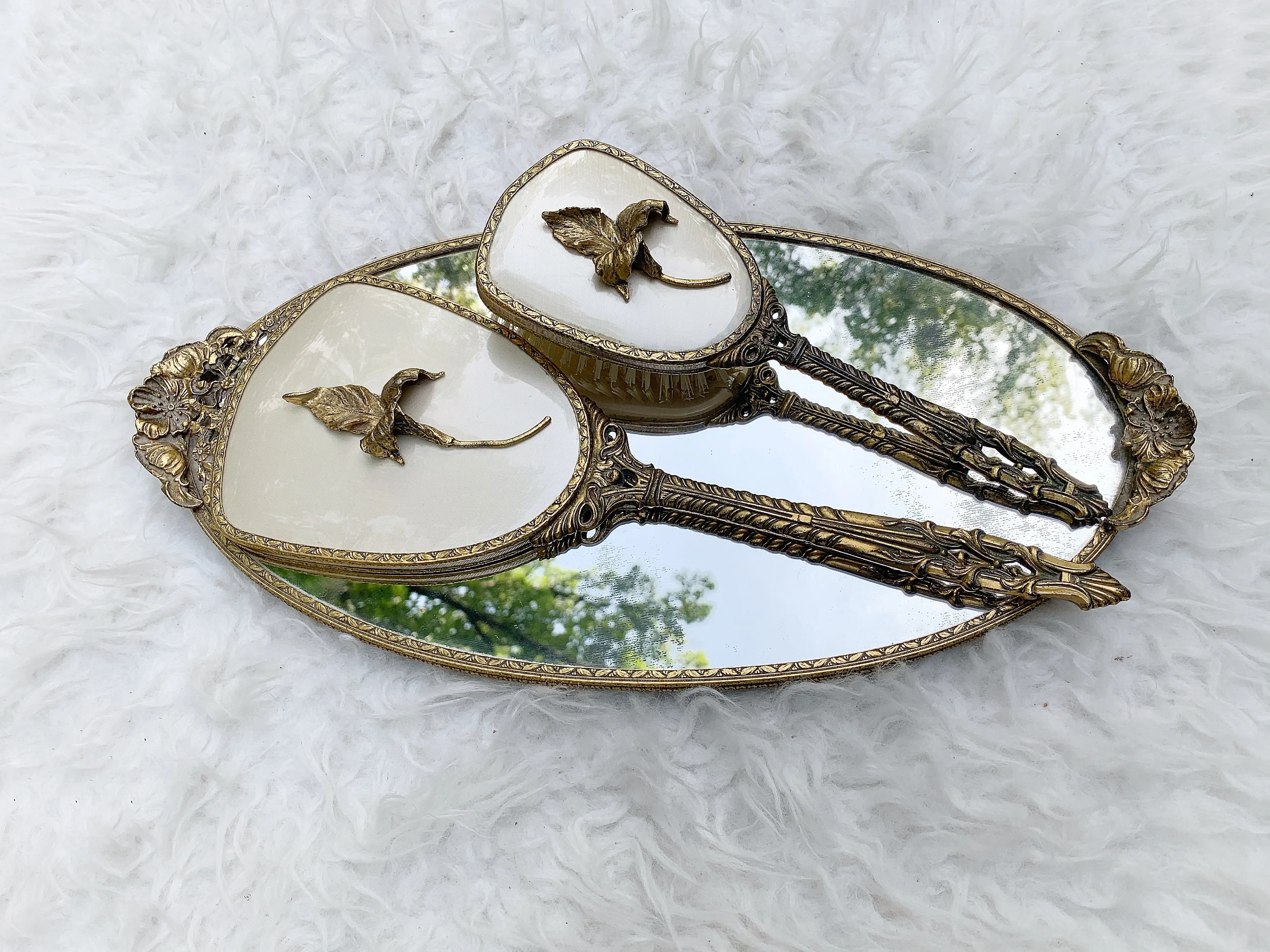 Antique Iris Vanity Set