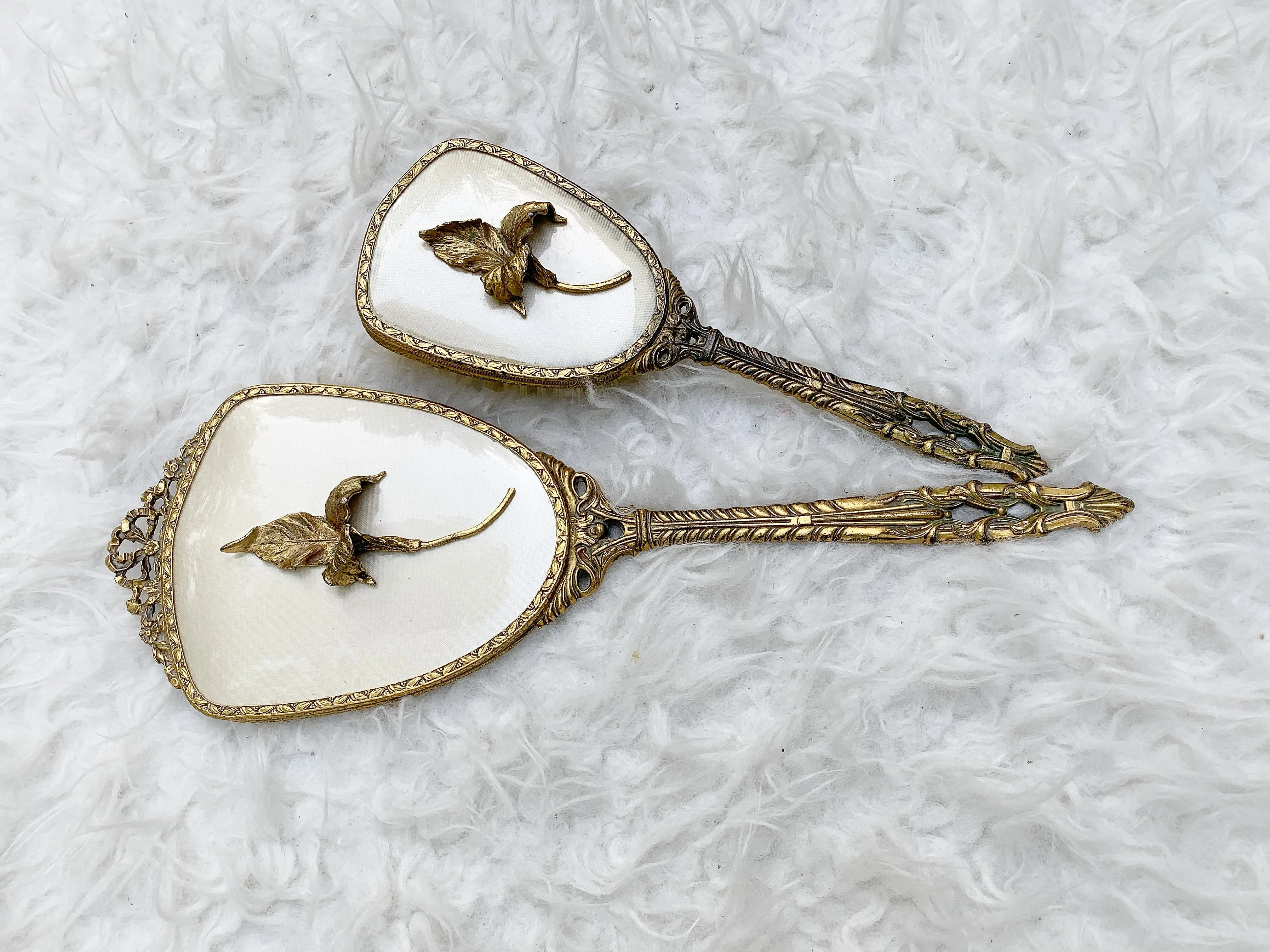 Antique Iris Vanity Set