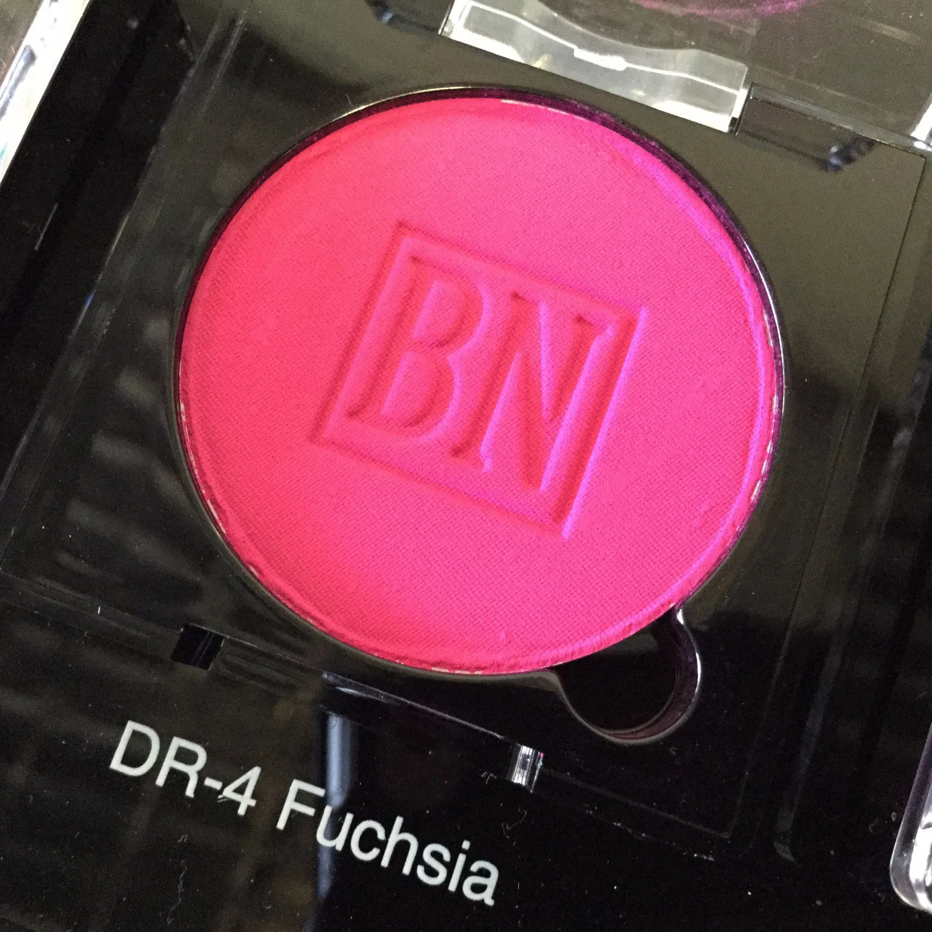 Ben Nye FUCHSIA  Pressed Powder Rouge