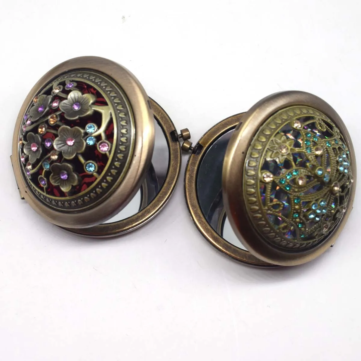Bessie - Dark Academia Bronze Color Flower Portable Pocket Mirror