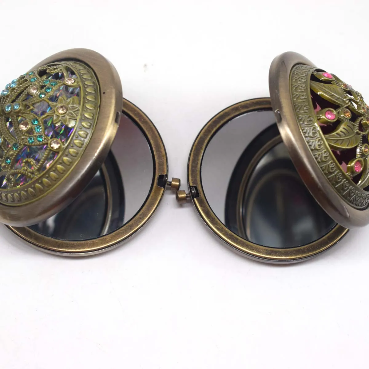 Bessie - Dark Academia Bronze Color Flower Portable Pocket Mirror