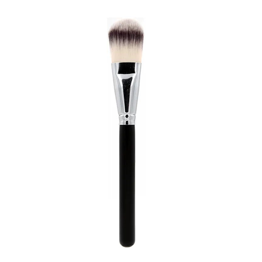 Deluxe Jumbo Foundation Brush  SS007