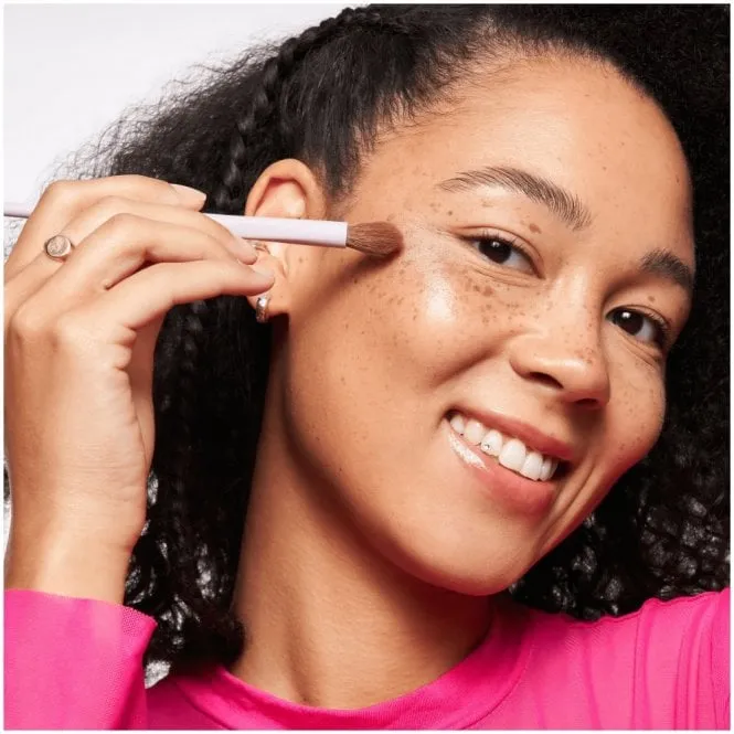Essence Blending Hero All In One Blending Brush