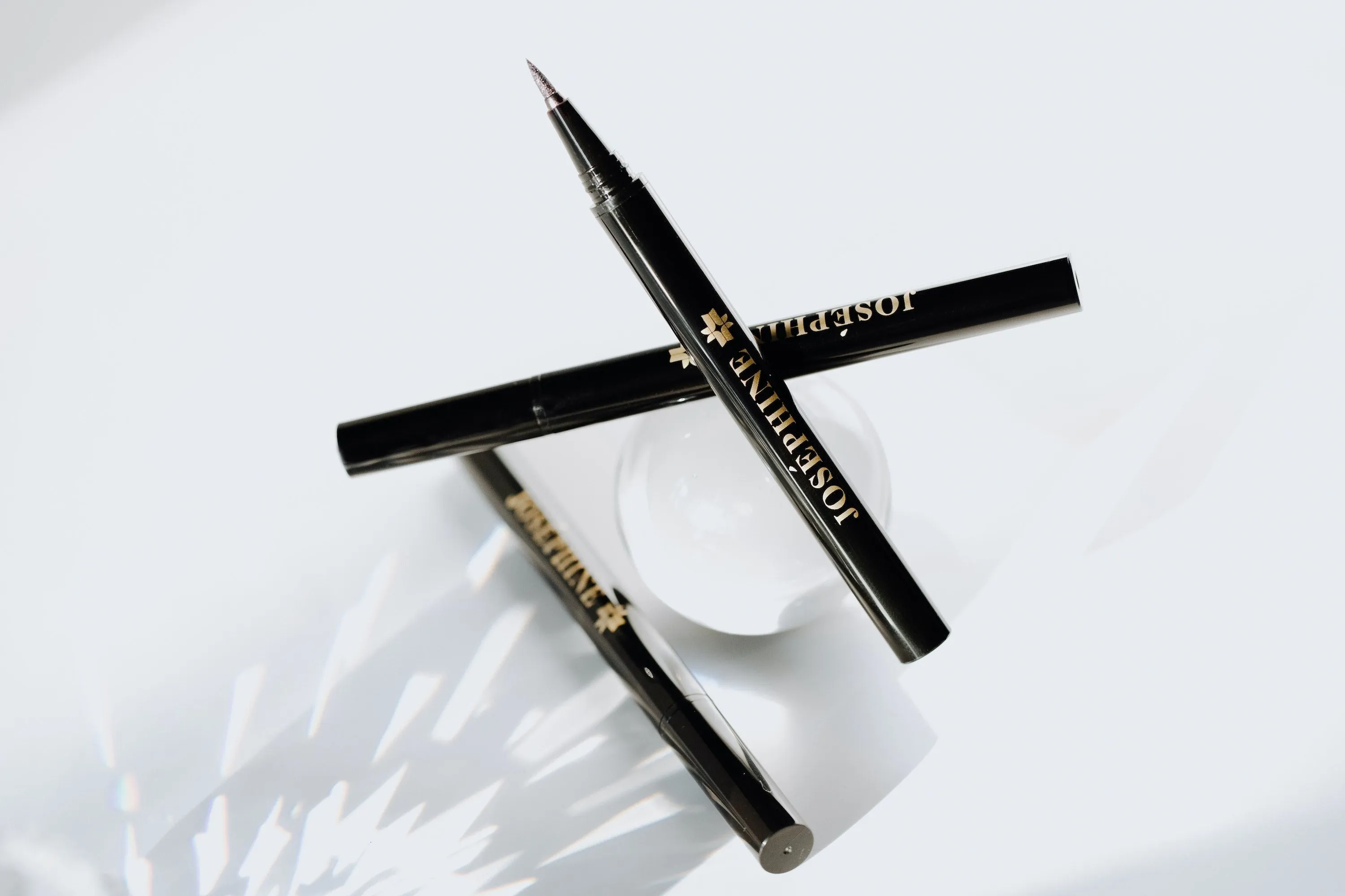 EYE/DEFINE - The Waterproof Graphic Eyeliner