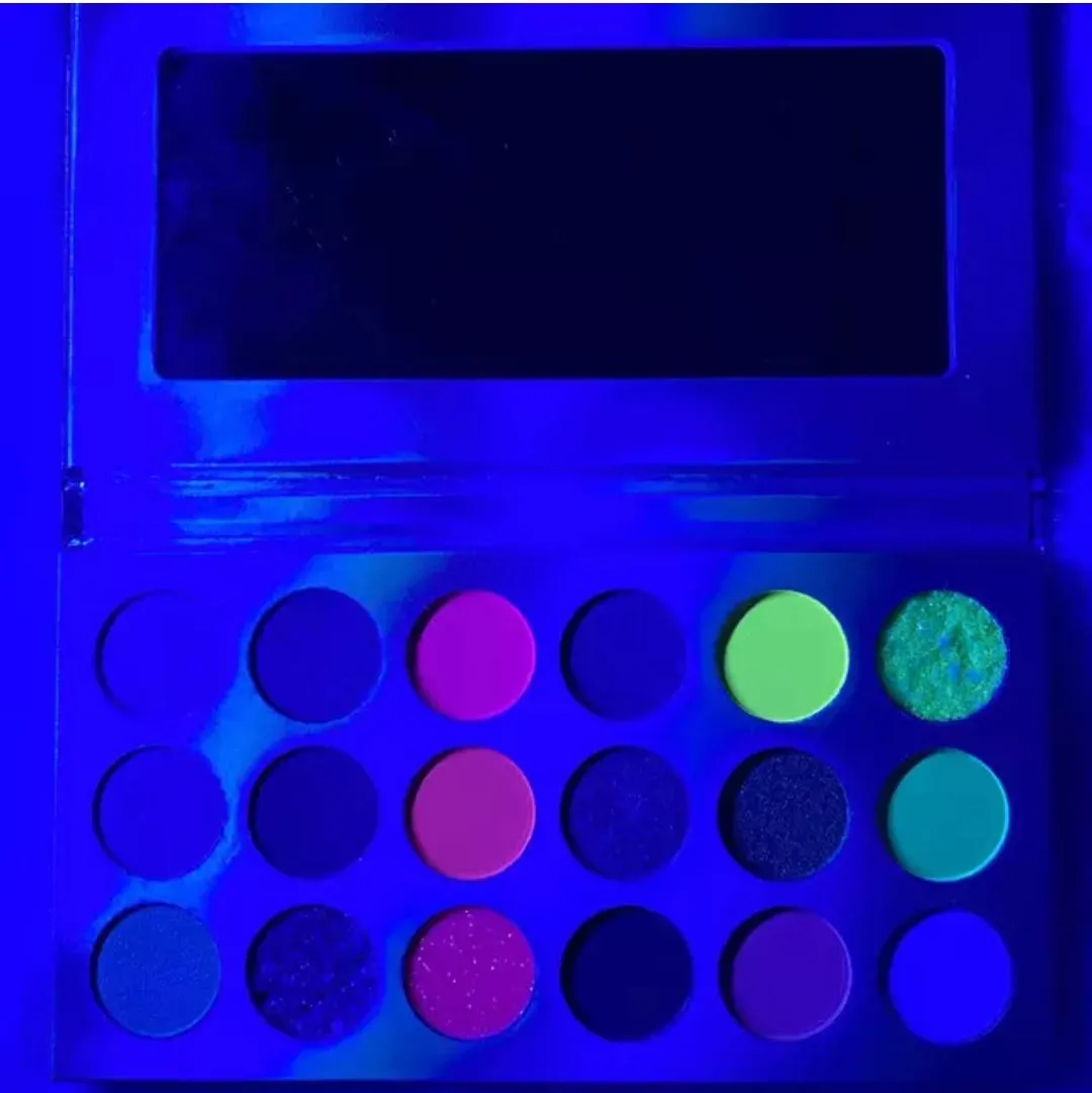 Glitzy Eyeshadow Palette