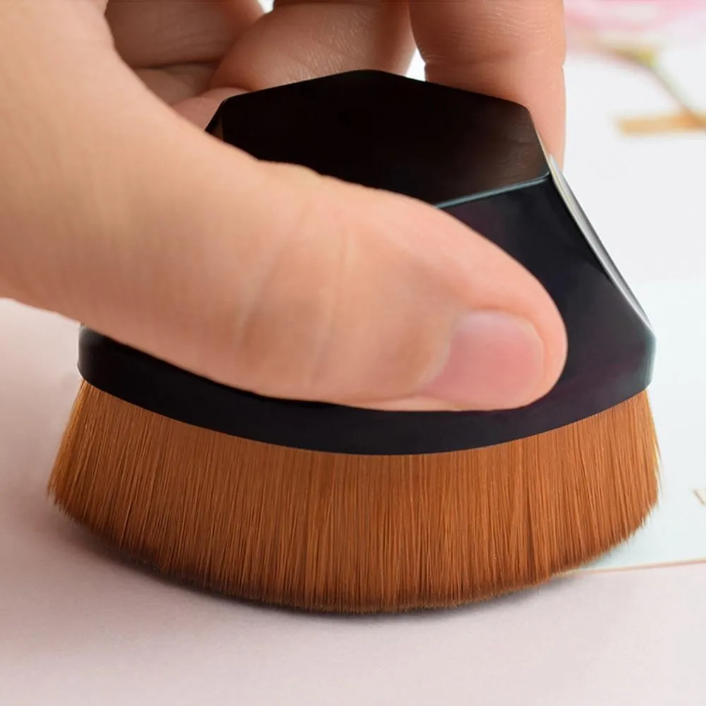 High-Density Seamless Foundation Brush