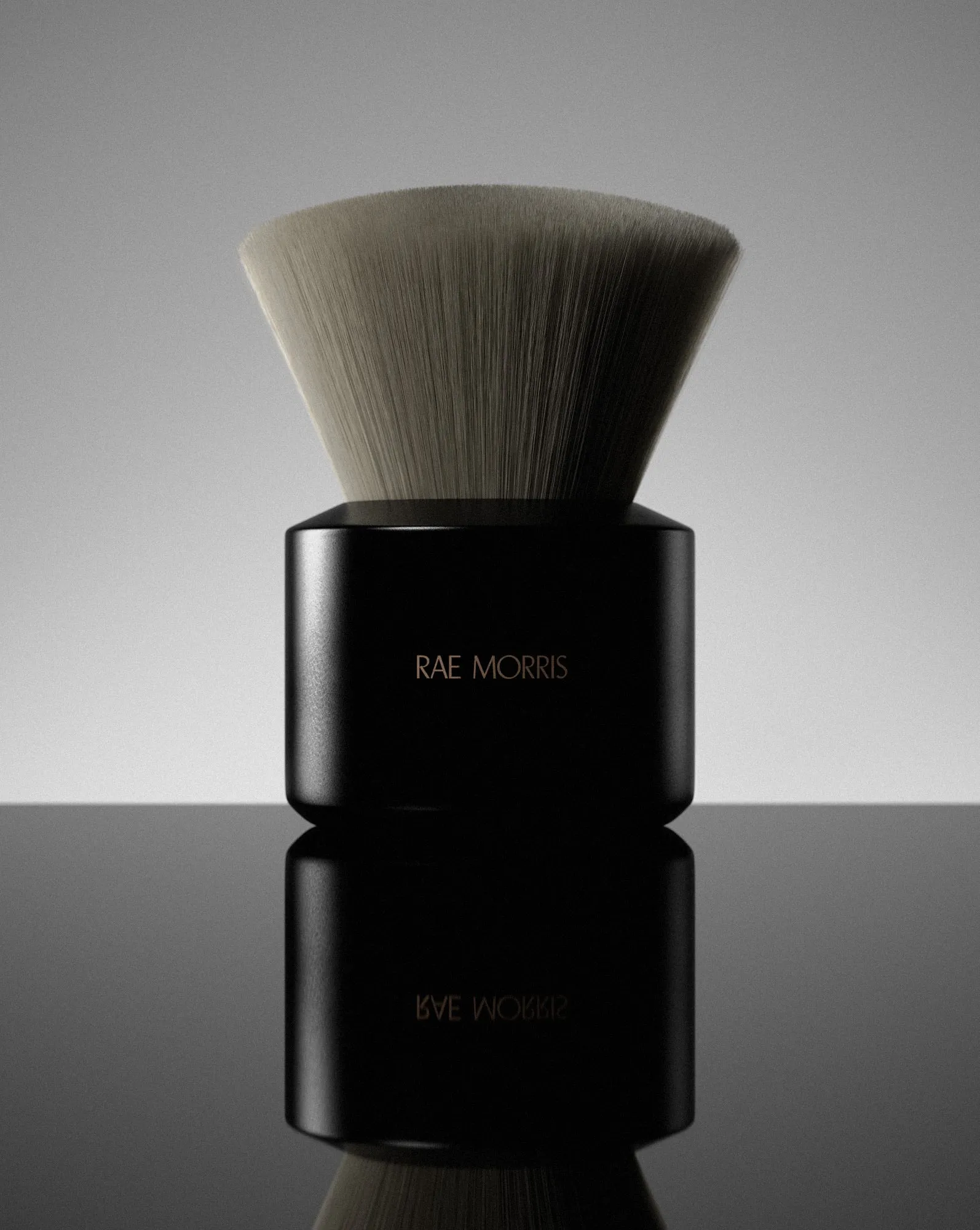 JISHAKU #28: DELUXE RADIANCE BRUSH