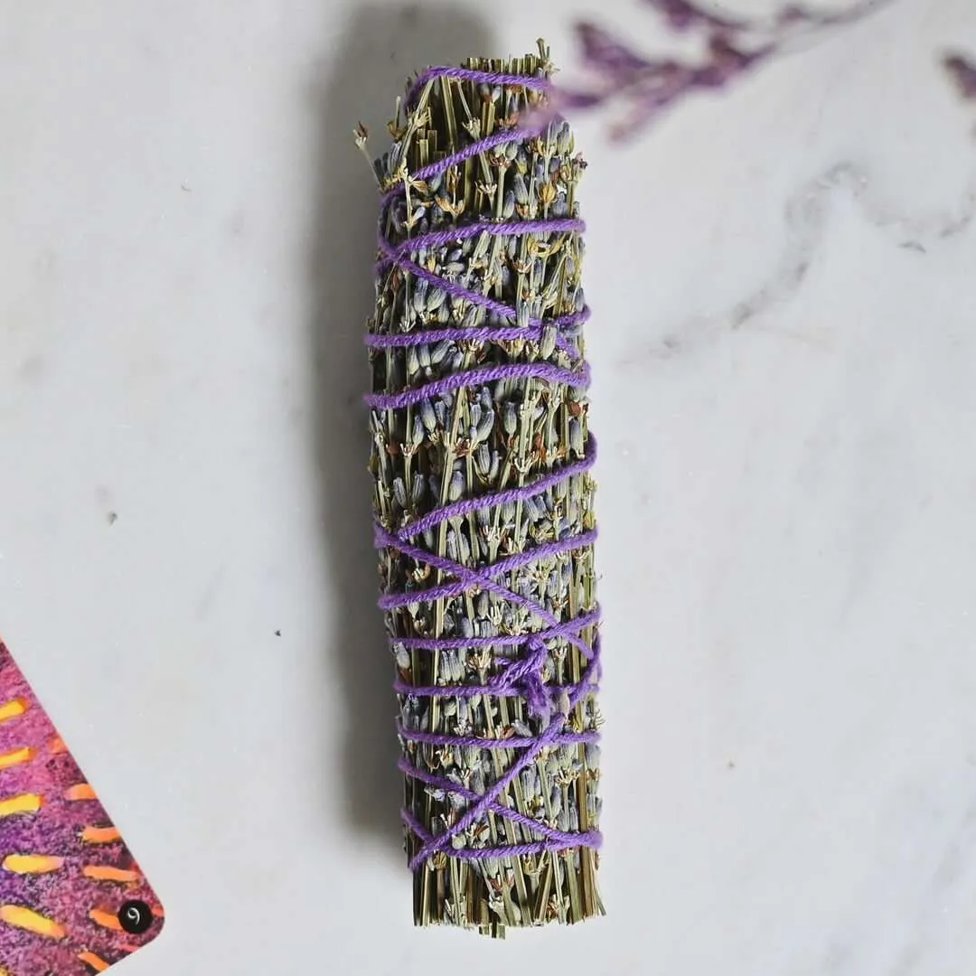 Lavender Smudge Stick (Lavandula Angustifolia)