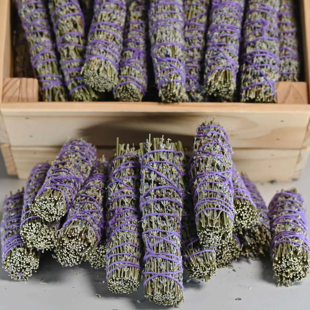 Lavender Smudge Stick (Lavandula Angustifolia)