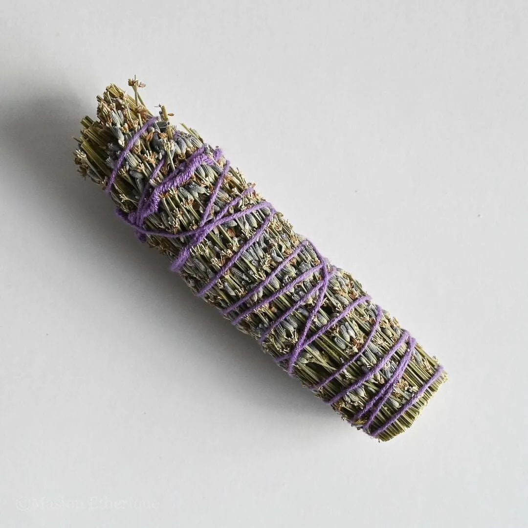 Lavender Smudge Stick (Lavandula Angustifolia)