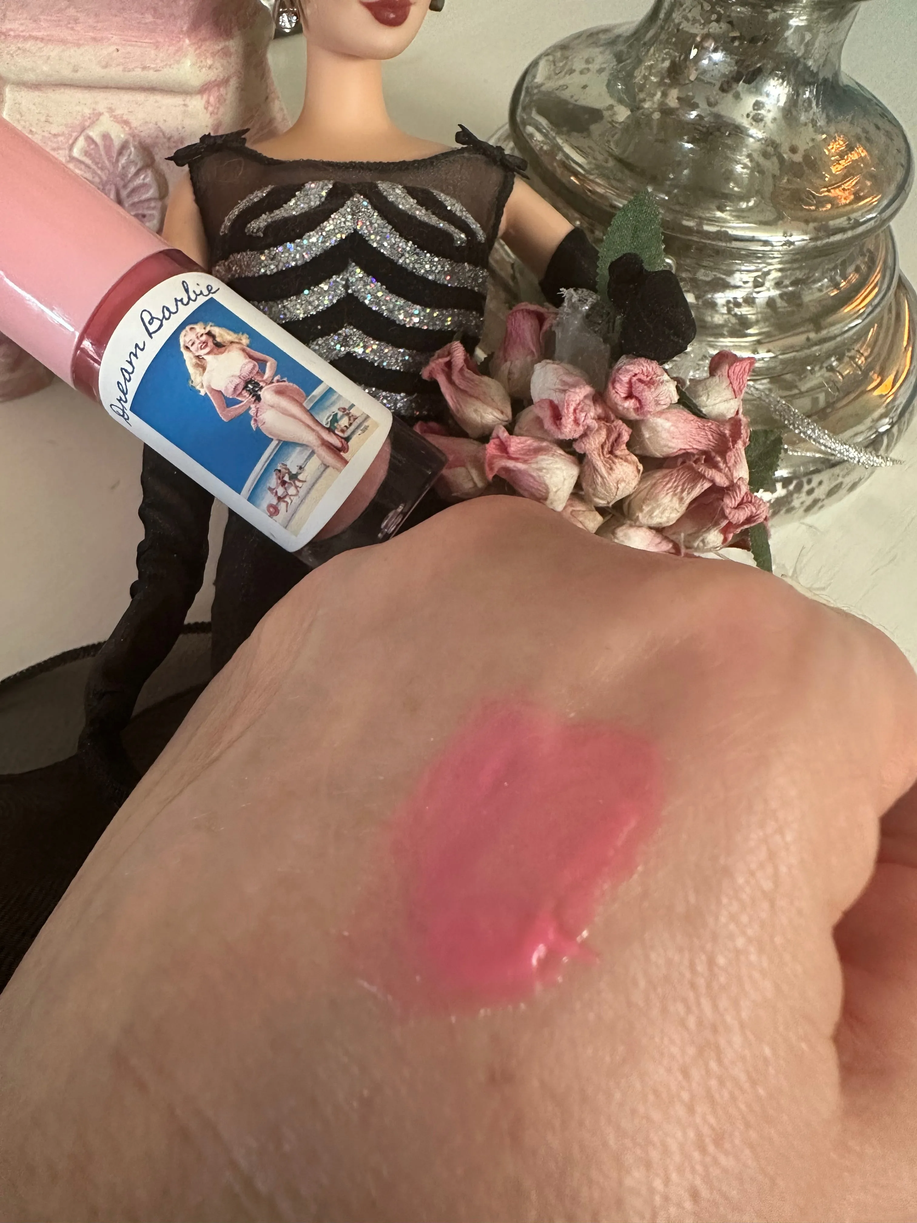 LUSH LIPS Dream Barbie moisturizing lipgloss and lipstick color in one