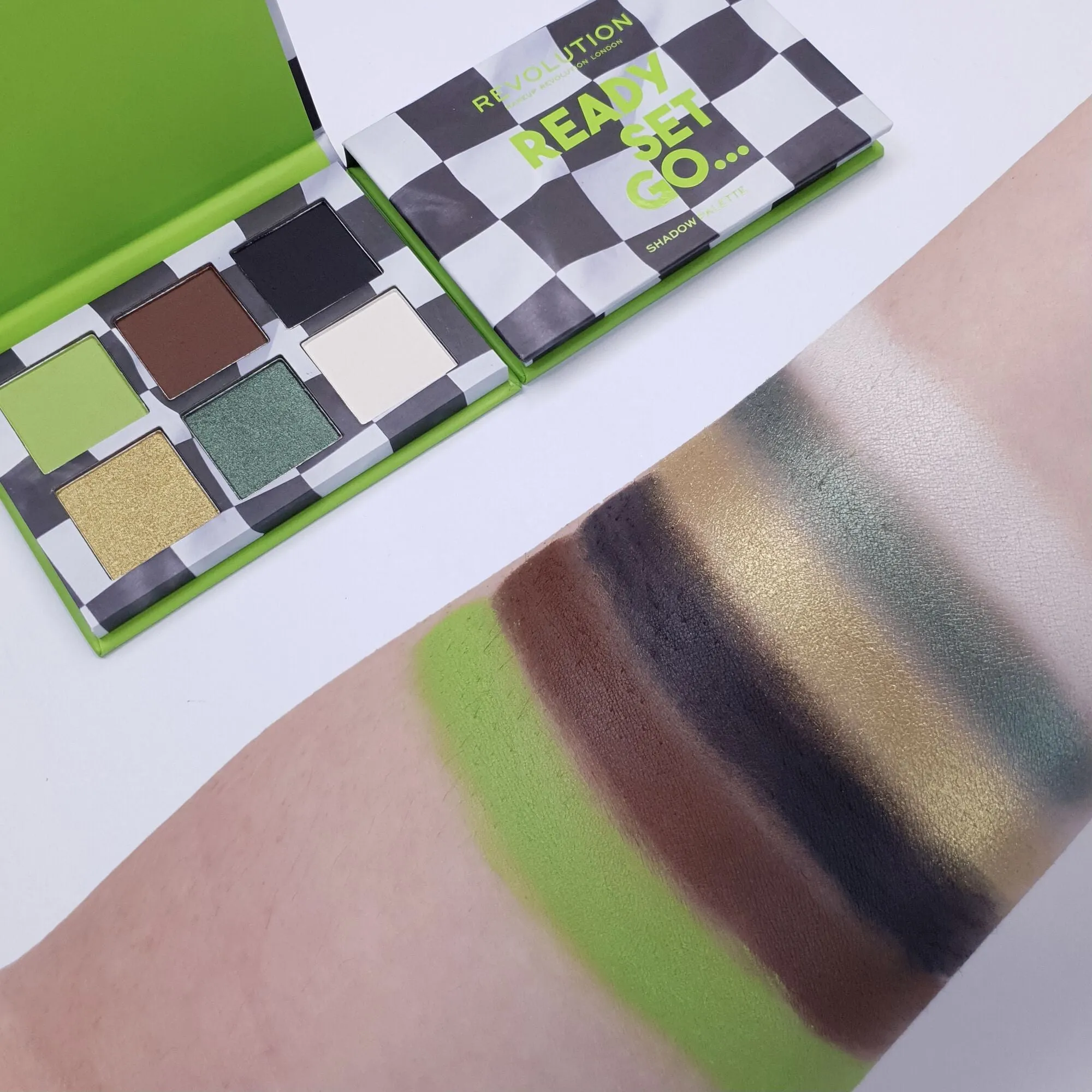 Makeup Revolution Power Eyeshadow Palette Ready Set Go