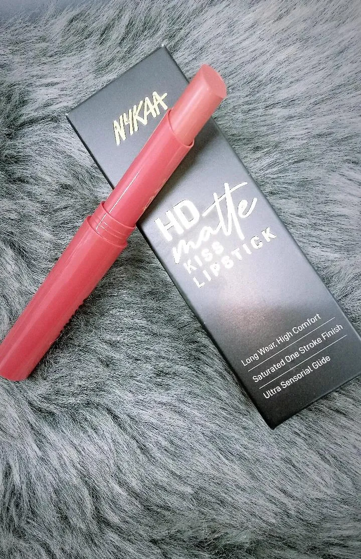 NYKAA HD MATTE KISS LIP STICK ALLURE'S KISS (2.2G)