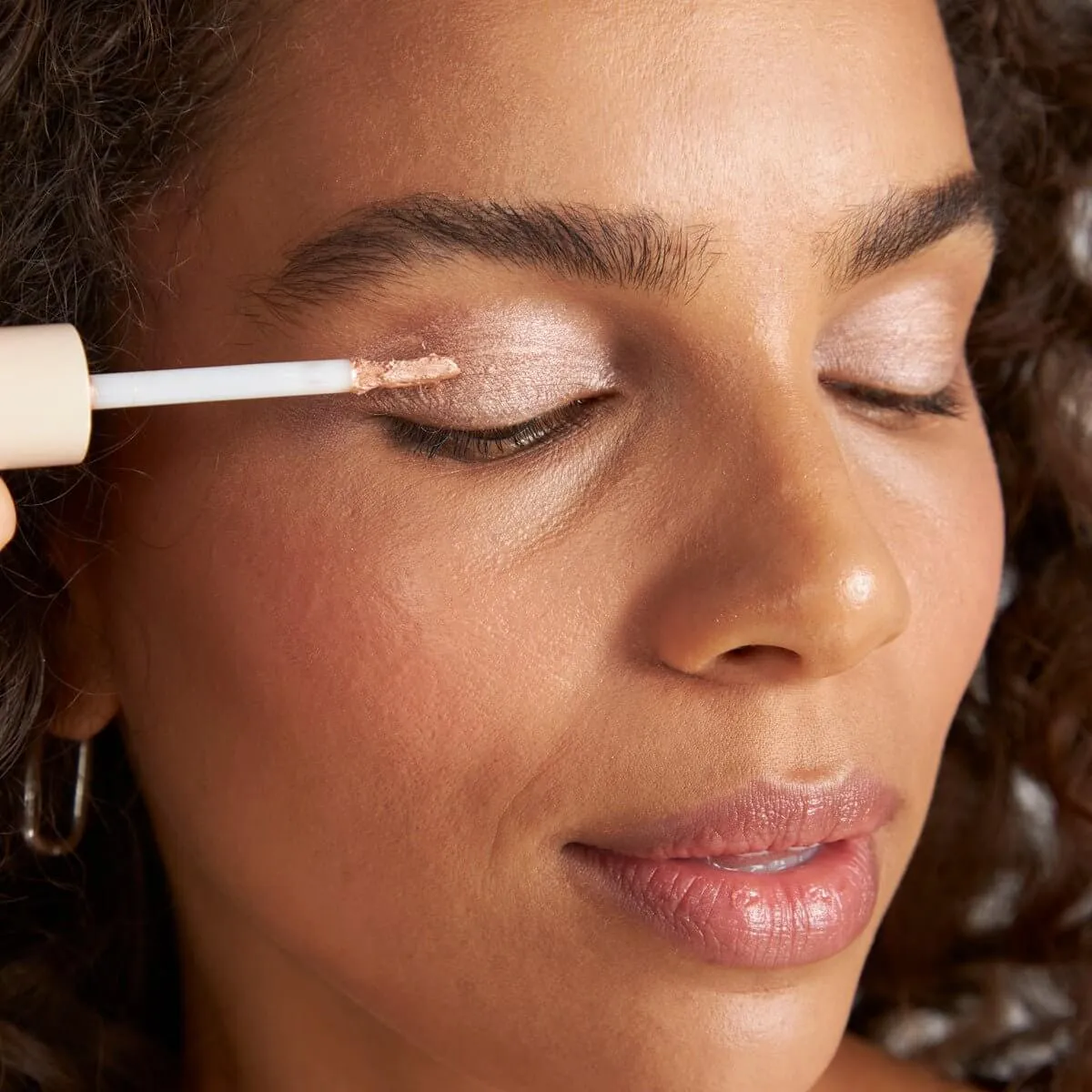 On Point Tint Creamy Eyeshadow & Primer with Peptides