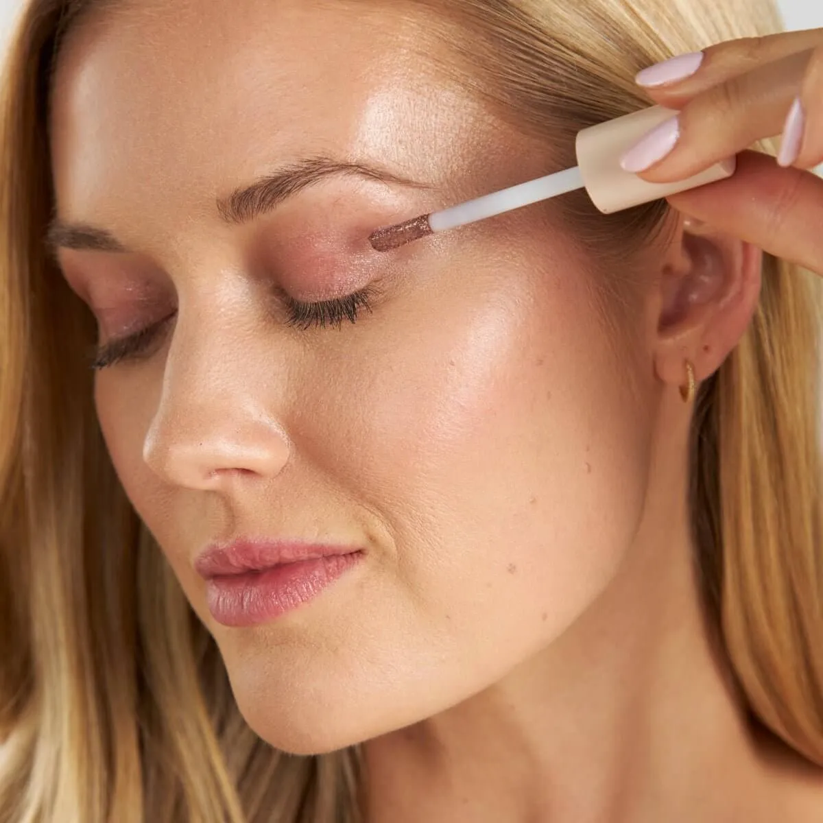 On Point Tint Creamy Eyeshadow & Primer with Peptides