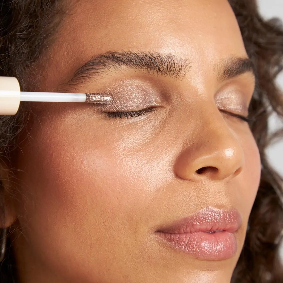 On Point Tint Creamy Eyeshadow & Primer with Peptides