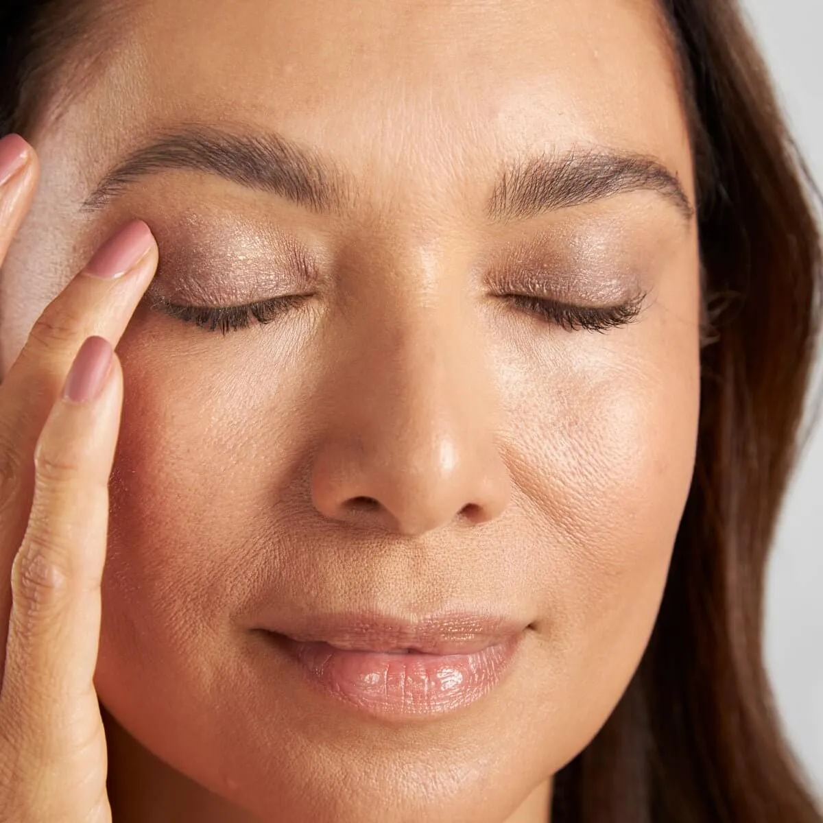 On Point Tint Creamy Eyeshadow & Primer with Peptides