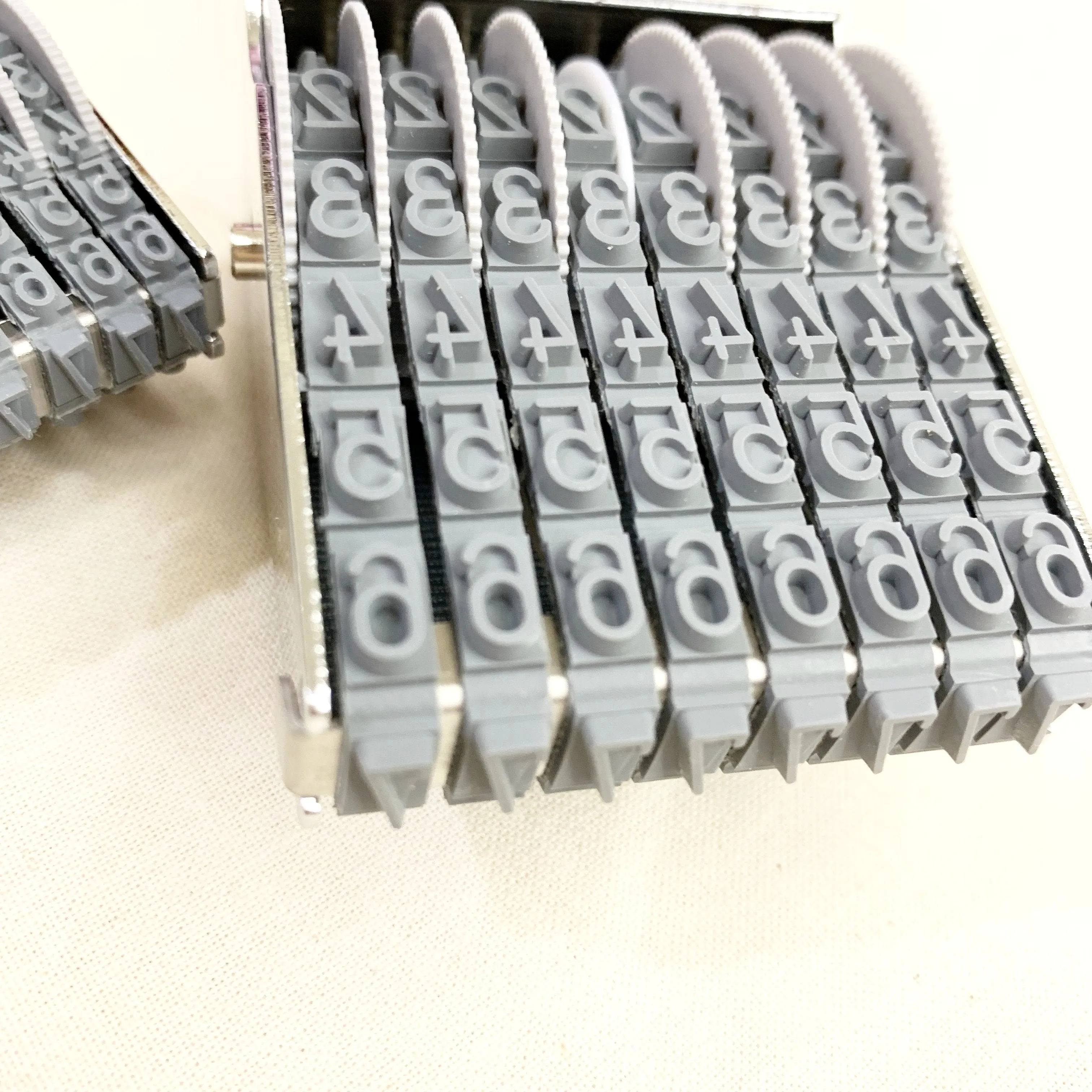 Shiny Rotary 8 Band Number Stamp