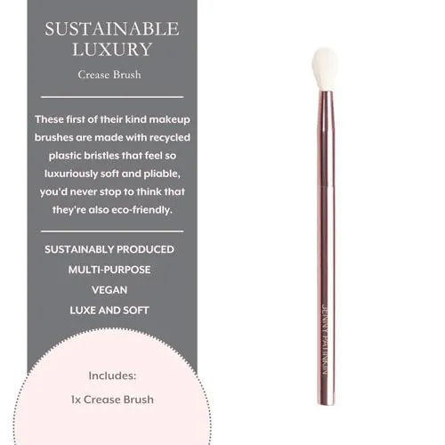 Sustainable Luxury Crease Brush
