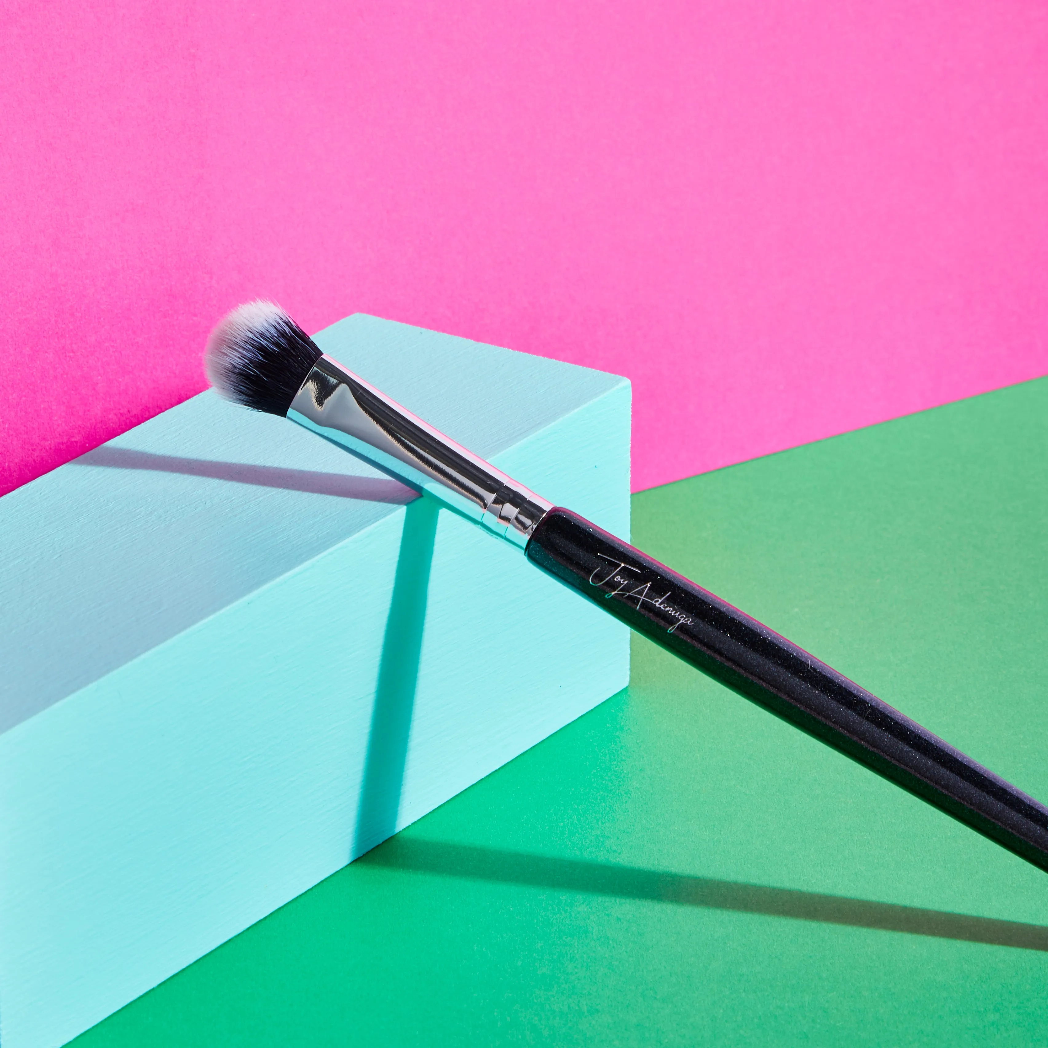 The Shadow Placer Brush 010