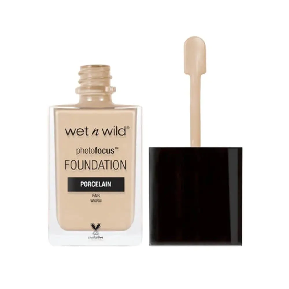 wet n wild Photo Focus Matte Liquid Foundation Porcelain, Vegan & Cruelty-Free